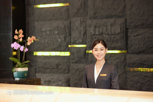 融合與提升 當(dāng)酒店前臺服務(wù)邂逅專業(yè)攝影