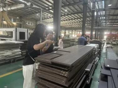 夏日游學 走進兔寶寶 山東兔寶寶全屋定制經(jīng)銷商工廠行圓滿結(jié)束